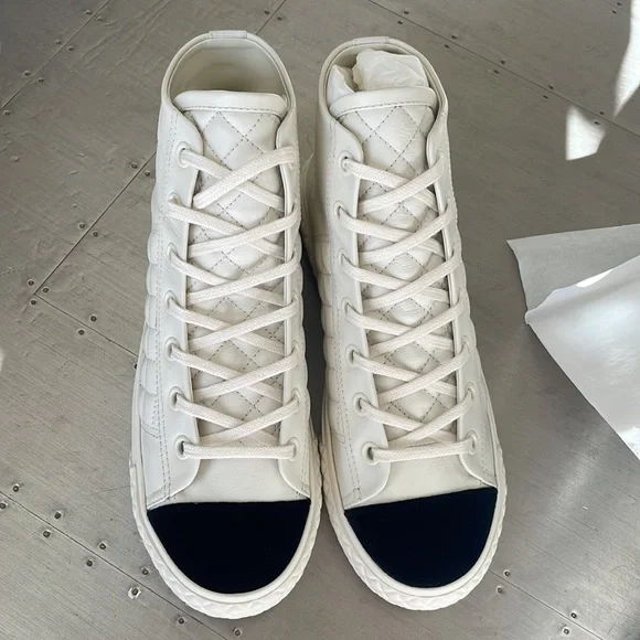 Chanel 21b high top white black quilted trainer cap toe velvet sneakers sz 38.5 - Picture 3 of 12